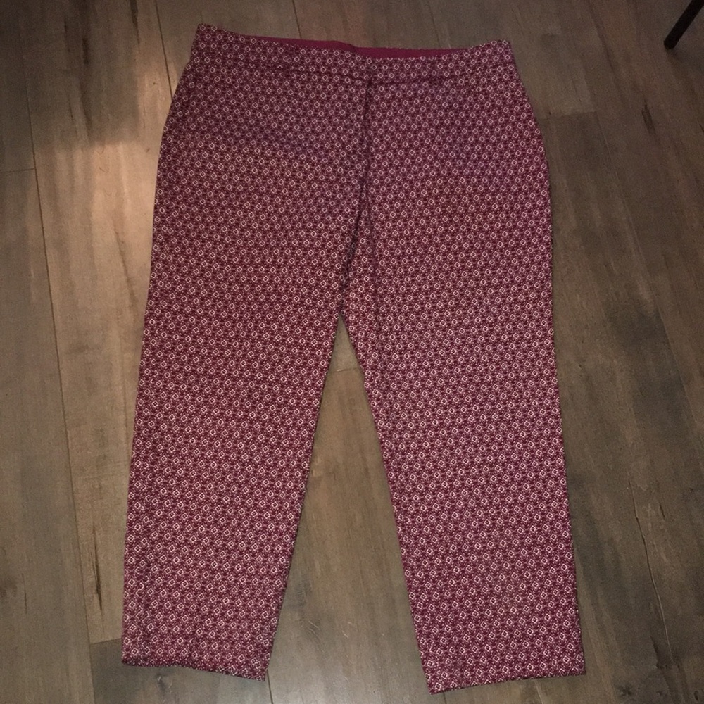 Zac and Rachel size 14 Burgundy  Capri pants